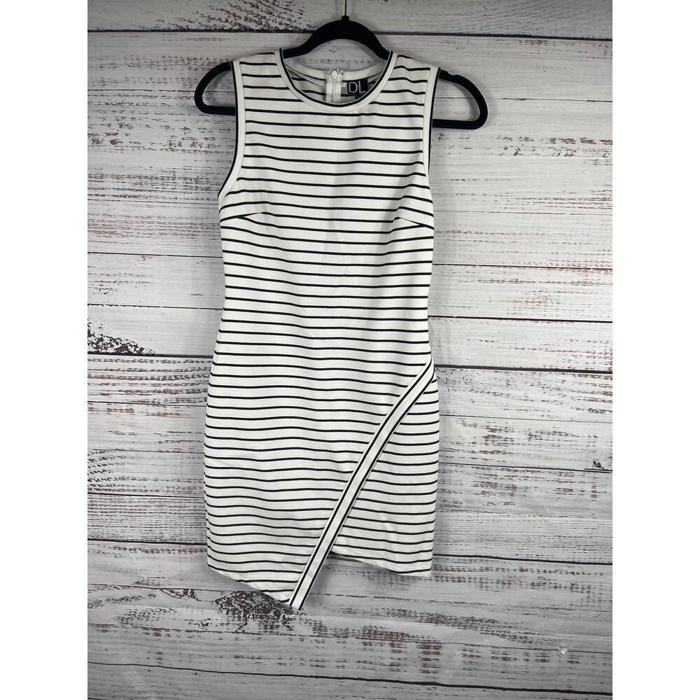 Dailylook Dress Women's Small Stripe Sleeveless Asymmetrical Hem Fitted Casual